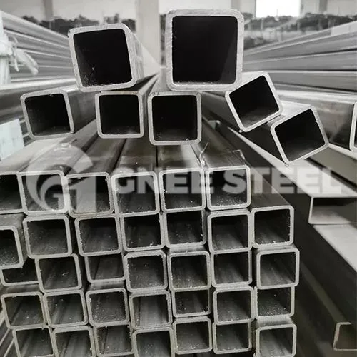 Vonkajšia pozinkovaná perforovaná oceľová štvorcová bezpečnosť cestnej dopravy oceľ na druhú